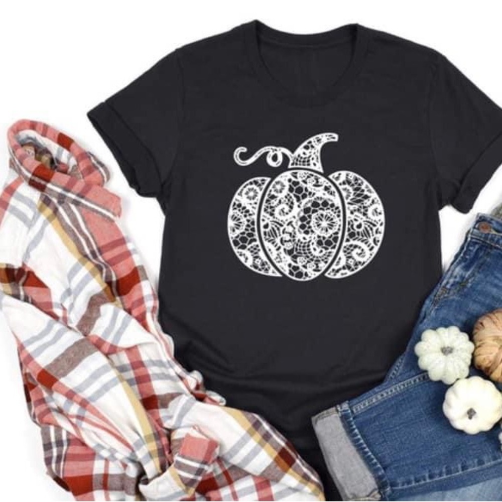 Women’s pumpkin graphic T-shirt